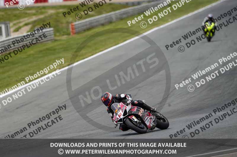 cadwell no limits trackday;cadwell park;cadwell park photographs;cadwell trackday photographs;enduro digital images;event digital images;eventdigitalimages;navarra;no limits trackdays;peter wileman photography;racing digital images;trackday digital images;trackday photos